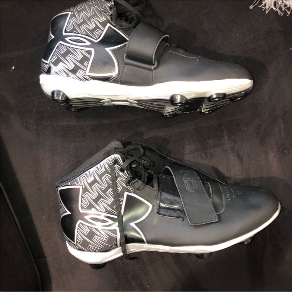 Under Armour Black and White Athletic Shoes